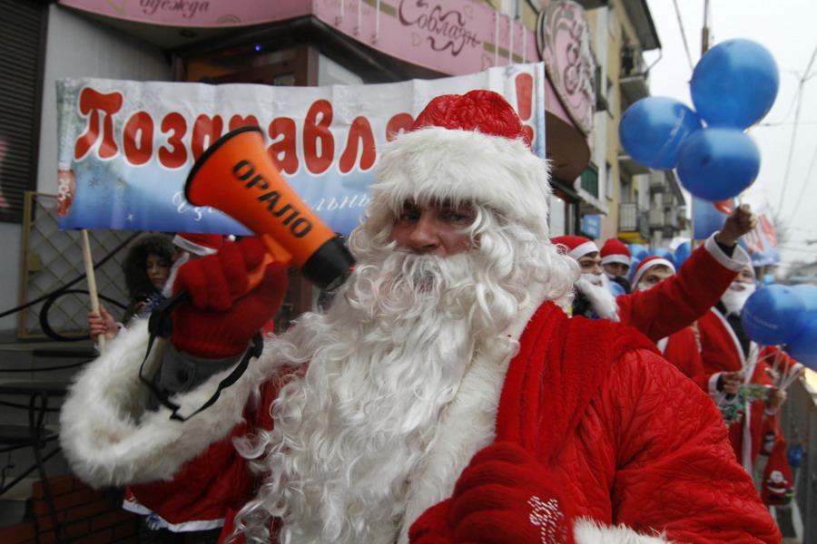 "Дед Мороз вместо честных выборов": фоторепортаж "Нового Калининграда.Ru"